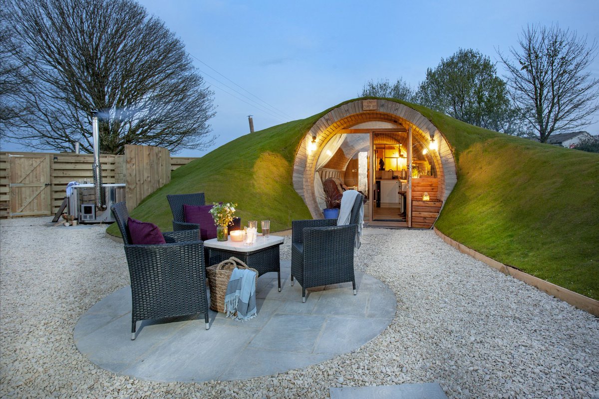 Last Minute Lodges tweet media