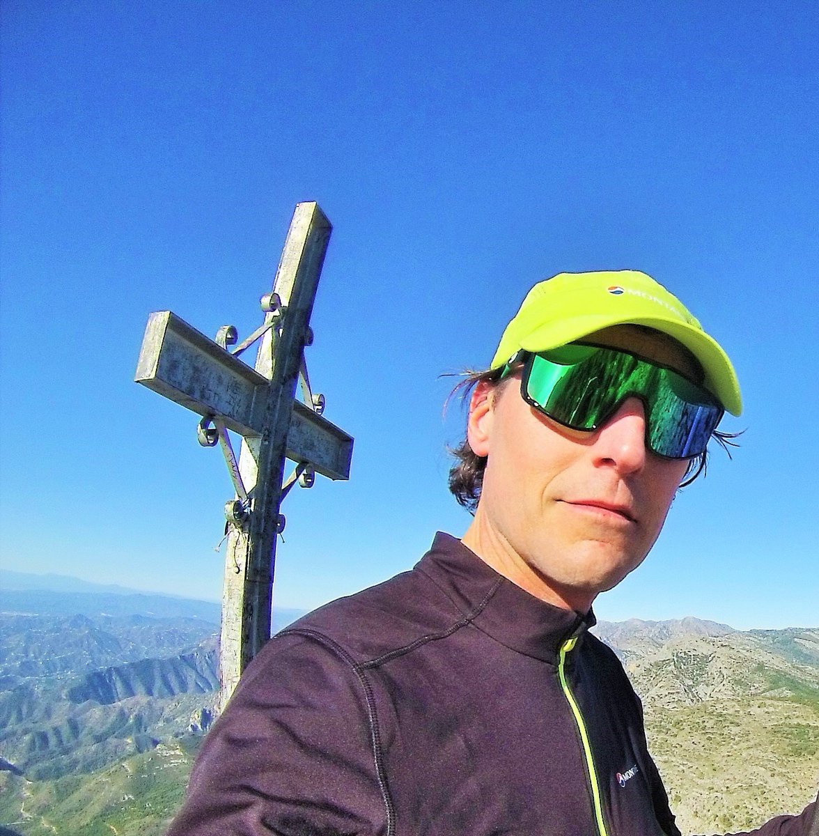 simugfeller1's tweet image. 📌 #PicoDelCielo ⛰️ 🏃

#FurtherFaster #MyMontane @JulboEyewear @EsportivaAksa @MontaneOfficial @Sportvicious @CurioCollection @HigueronResort