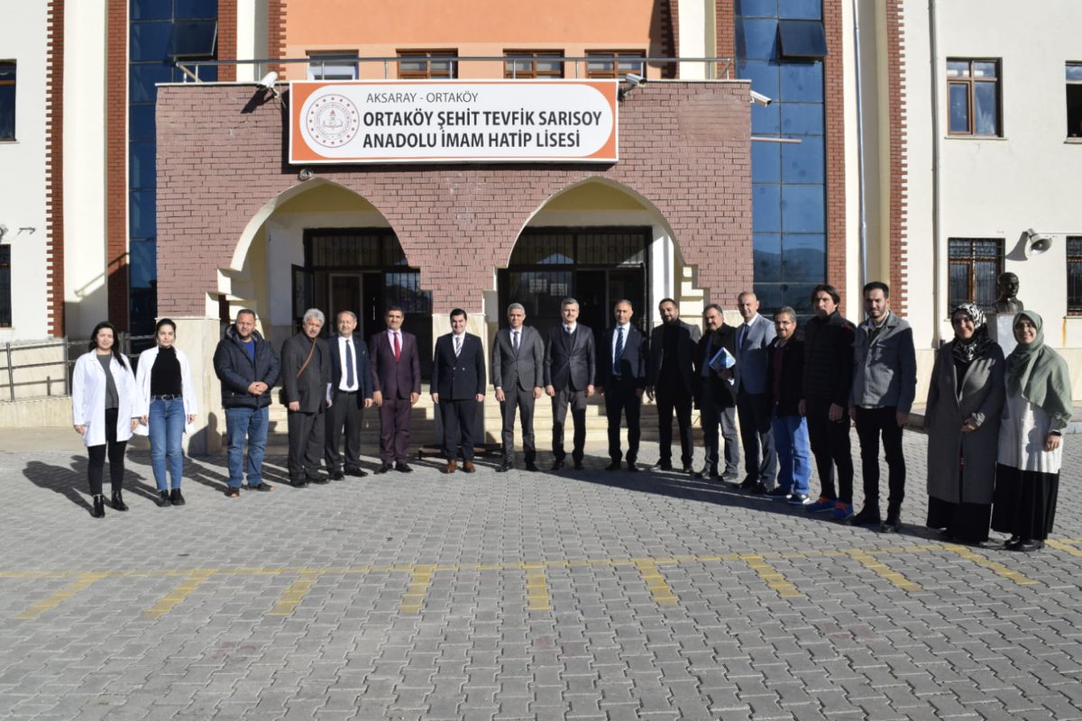 Kaymakamımız, İlçe Milli Eğitim Müdürü ve Şube Müdürleri ile birlikte Ortaköy Şehit Tevfik Sarısoy Anadolu İmam Hatip Lisesini ziyarette etti. Kaymakamımız, Okulun genel durumu, sorunları, eğitim öğretim konusunda ve öğrenciler hakkında okul yetkililerinden bilgi aldı.