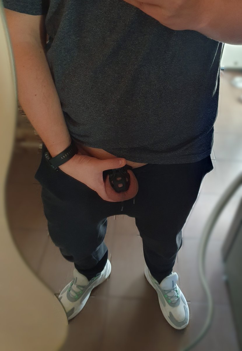 ChastityMyke's tweet photo. 2023 is here. Based on your votes...this year I'll be locked.
Need to to learn how to have an assgasm it seems 🙈

#TeamLocked #ChastityBoy #ChastityFag #HolyTrainer #MaleChastity #GayChastity #Chastity 
@GayChastityRTs https://t.co/oIneoNR2Zl