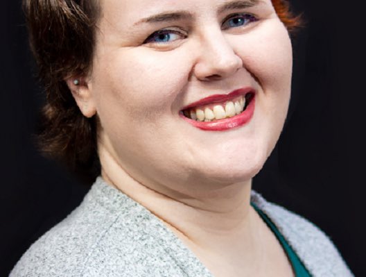 Two Girls One Ship tweet media