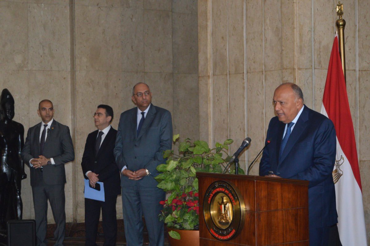 🌇#مشاريع_مصر🇪🇬|
تمكنت الجهود المصرية الدبلوماسية من استرداد التابوت الأثري المعروف بالتابوت الأخضر، والذي يعود إلى العصور المصرية القديمة، وجرى تهريبه بطريقة غير شرعية.
وقامت وزارة الخارجية بتسليم التابوت  إلى وزارة السياحة، عقب استعادته من الولايات المتحدة الأمريكية.