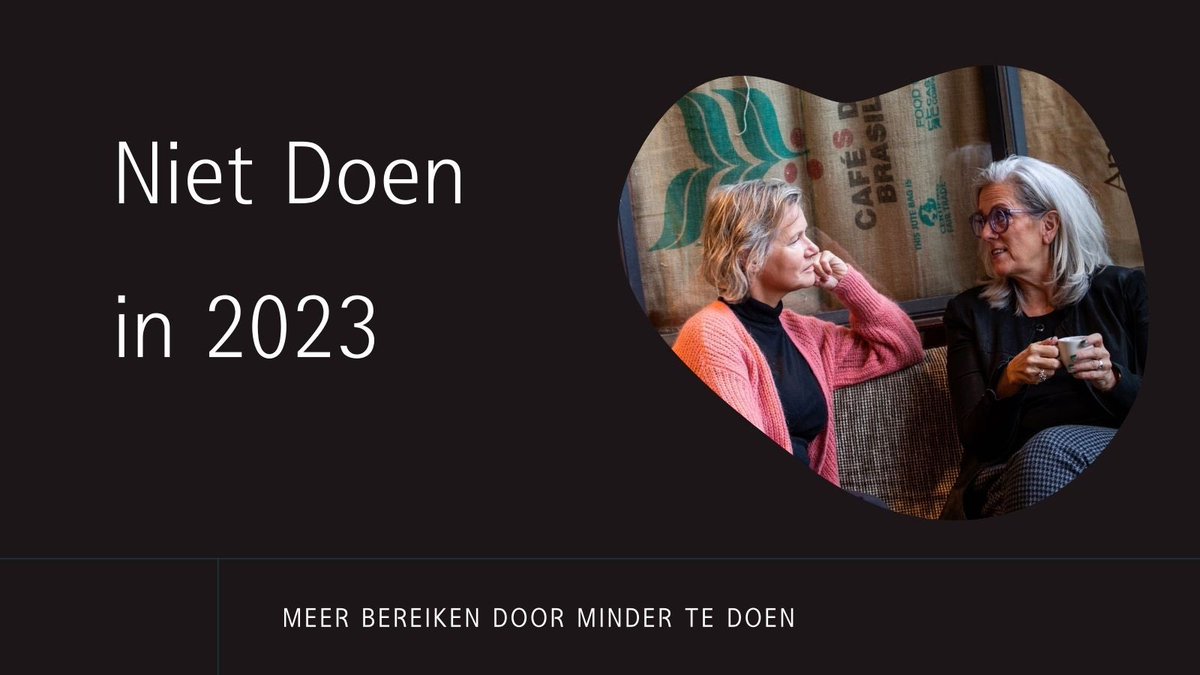 Echt; je zult het merken. Als je meer op je handen zit, dan ontstaat er meer ruimte voor anderen. Om iets te doen, iets te zeggen of in beweging te komen. Dus: minder van mij, meer voor de ander. 

Pffff… nog veel te oefenen voor mij.

jumpmovement.ccvshop.nl/Persoonlijk-le…