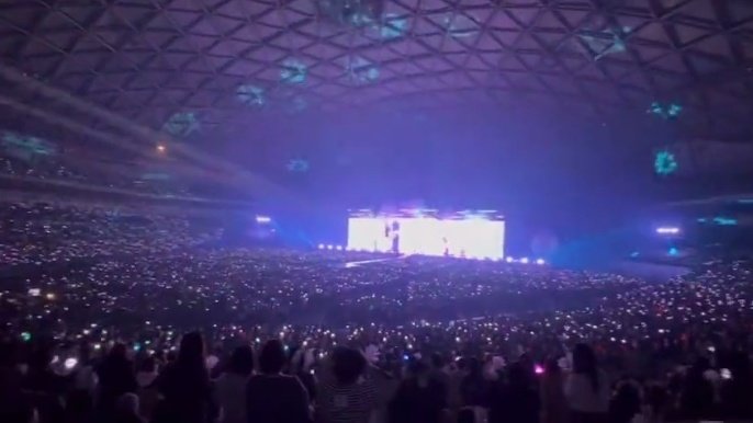 yeonfarie's tweet photo. JUST THE 2ND DAY IN 2023??? TXT YOU ARE SO FAMOUS https://t.co/ctTDpDIF1l