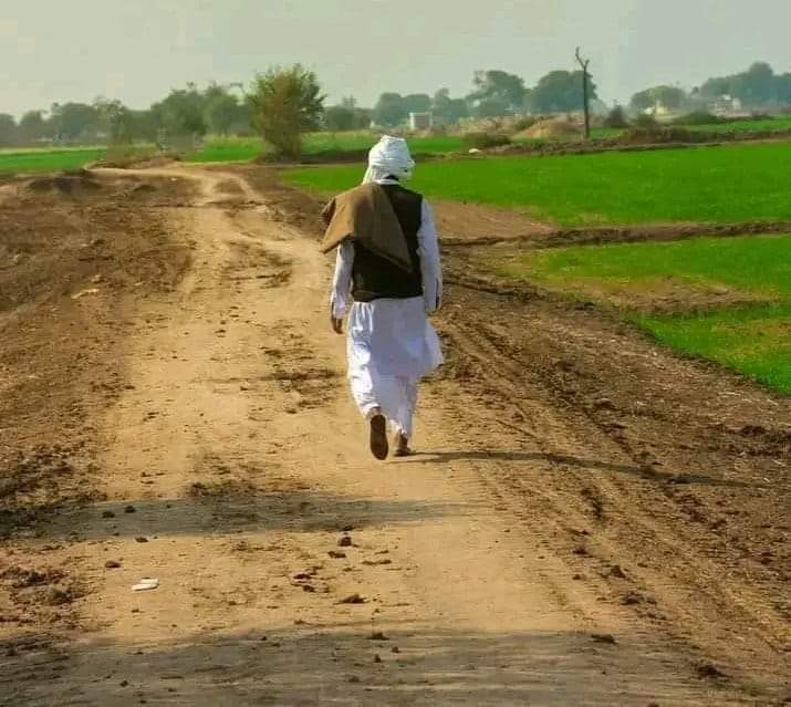 تمہارے بعد اذیت اور عروج پر پہنچی...
ہمارے گاؤں میں سارے اداس رہنے لگے....
#آغوش_ادب
#ملنگ