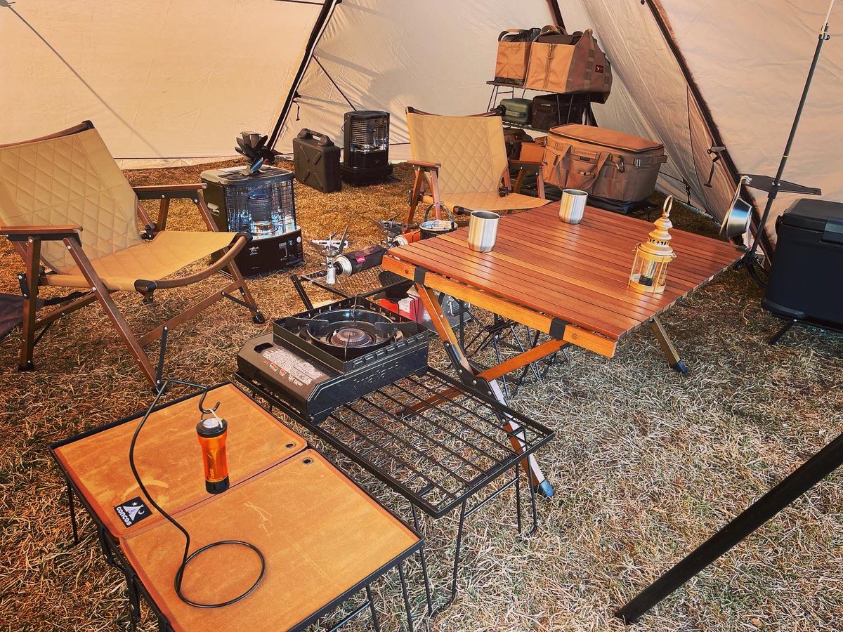 camp_go_out's tweet photo. 2023年���キャンプはふもとっぱらへ。
テントの入り口のチャック壊れてちゃったのは大変ショック…泣

#お正月 
#富士山 
#コーヒー
#ふもとっぱら
#ふもとっぱらキャンプ場 
#キャンプ好きと繋がりたい https://t.co/c7XwiioVDm
