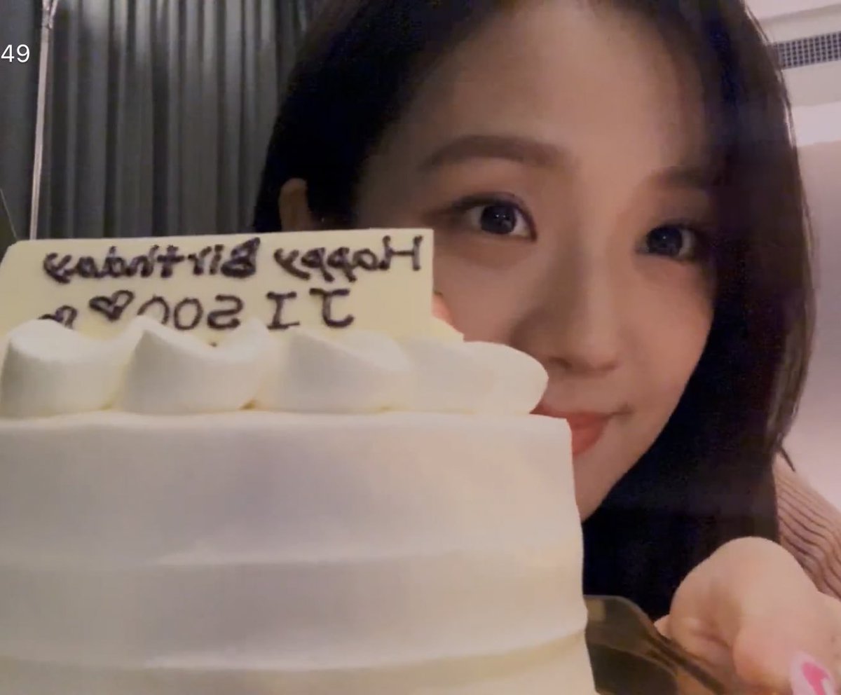BLACKPINKGLOBAL's tweet photo. Wishing you the biggest slice of happy today and that you spend this day with the most precious people in your life. We will always be here for you, so go out there and soar!🤍

HAPPY BIRTHDAY JISOO
#ShiningStarJISOODay
#간판올리고_문열어라_지수_생일이다
 https://t.co/Hd6M0EXCCc