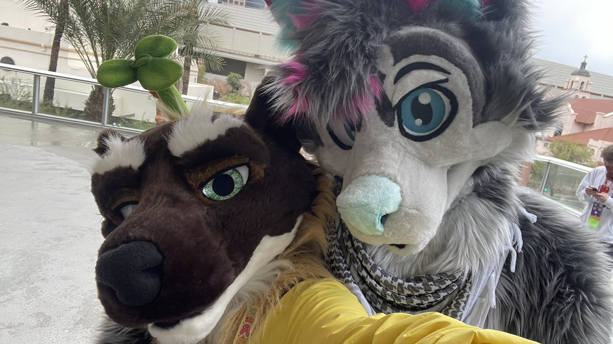 polycereal's tweet image. Was such a good time at #pdfc2023 meeting so many old friends again after a long time. 
Hope to see you guys until next time! ❤️‍🔥
@MisuOtter @SilverCruxx @drkmggy @Streak_er