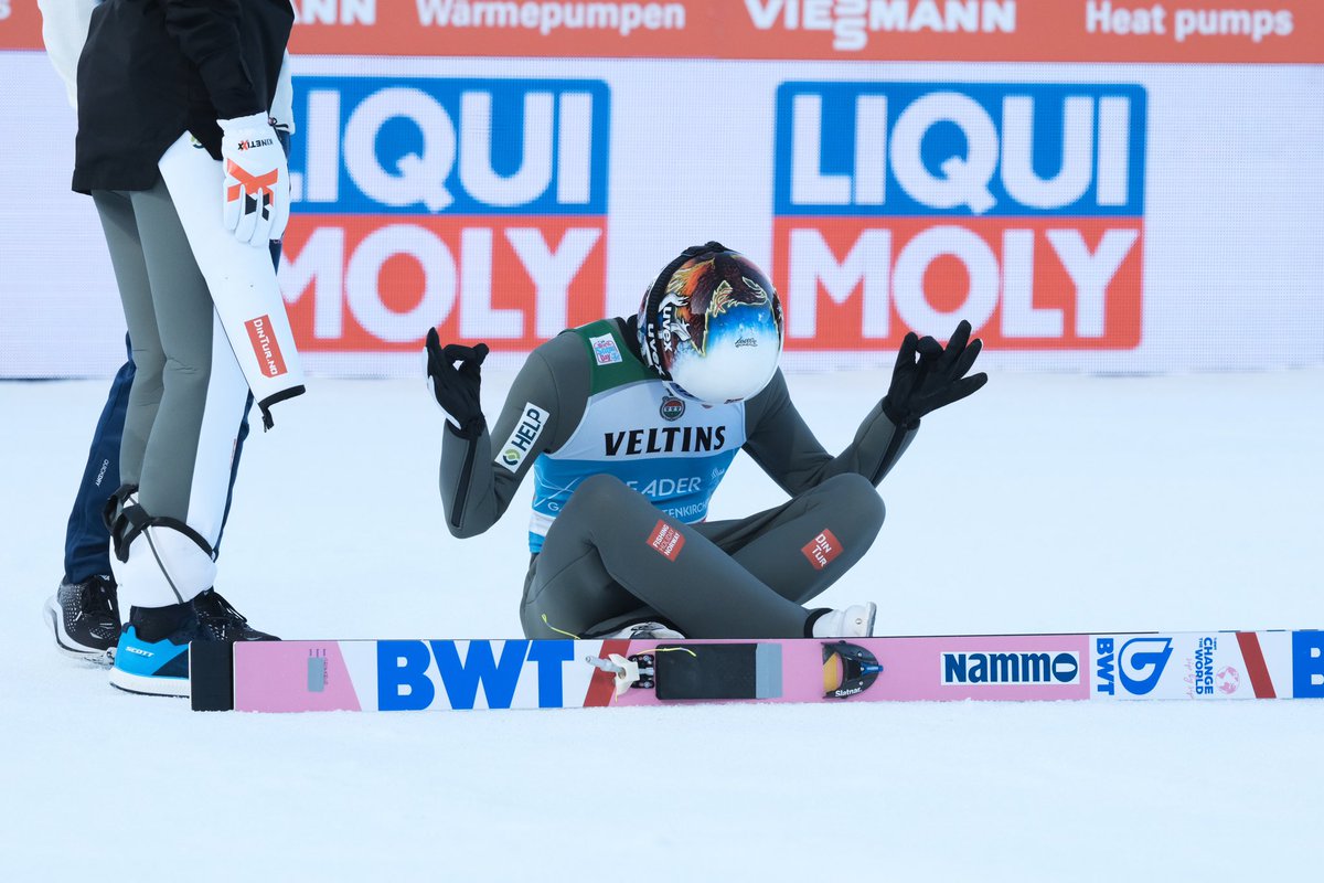vier_schanzen's tweet image. Here are some of the best moments from the #Neujahrsskispringen in #GarmischPartenkirchen! 📸👀

#4hills #vierschanzentournee #skijumping #skispringen #skokinarciarskie @Gap_Skispringen 

📸: @jensenmedia_pr