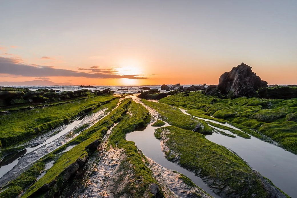 BeaMeitiner's tweet photo. @BraydenCreation Barrika beach in the Basque Country https://t.co/10BnLImyK8