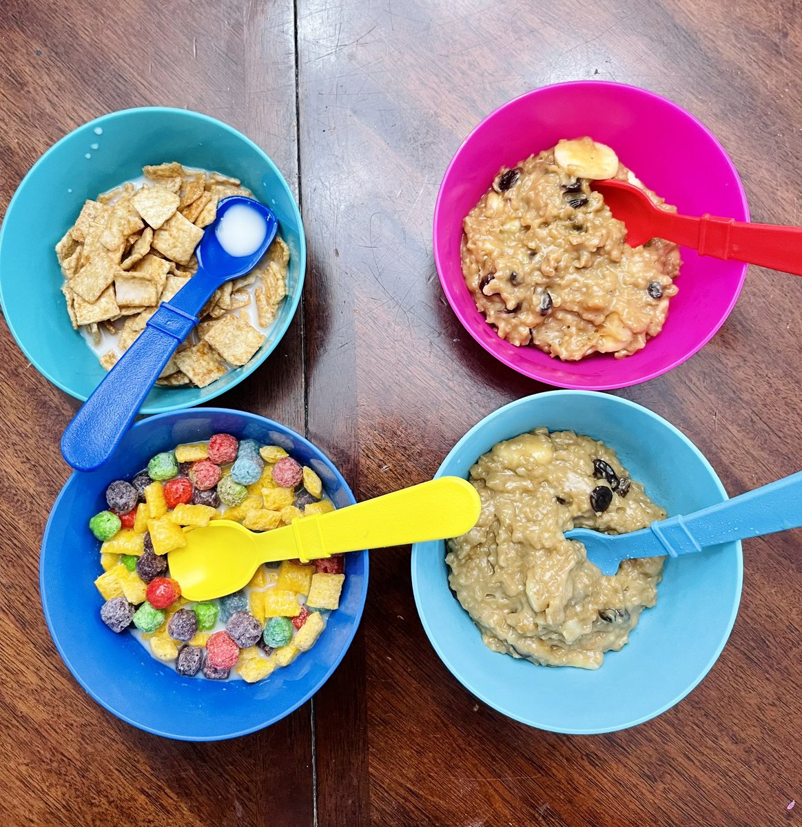 SupernovaMomma's tweet image. My kids still ain’t feeling cereal,and all their cousin think cereal is the bee’s knees so this is what cousin sleepovers breakfast looks like. 
#ActuallyAutistic
#AutisticWhileBlack