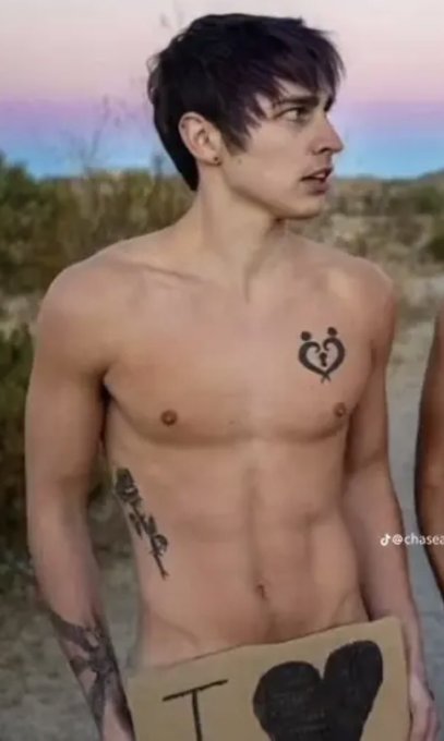 Happy birthday 🥳 to this beaut 🥵❤️ https://t.co/5BcMhGPzGX<a href="/tag/newprofilepic"class="tags"><span>#newprofilepic</span></a>