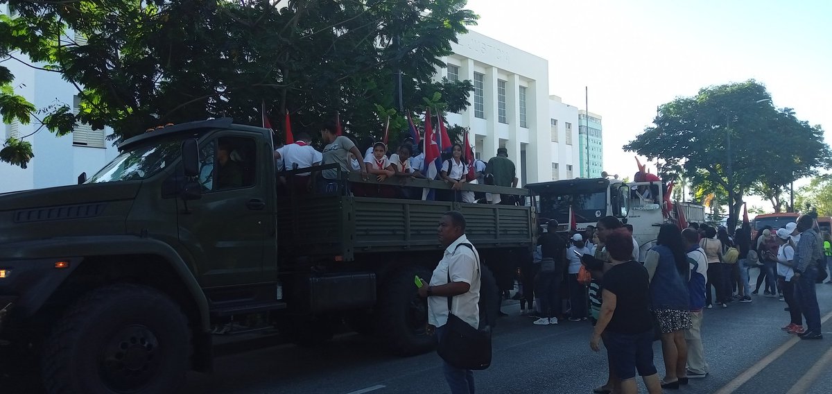 #2Enero #Cuba #JuntarYVencer La luz de aquel enero de 1959 que conquistó la soberanía,a pesar de los pesares, mantiene su brillo.Las claves de perseverancia, esperanza y dignidad que nos legó,prolongan el sueño mambí de libertad,inspiran y sostienen la promesa de un futuro mejor