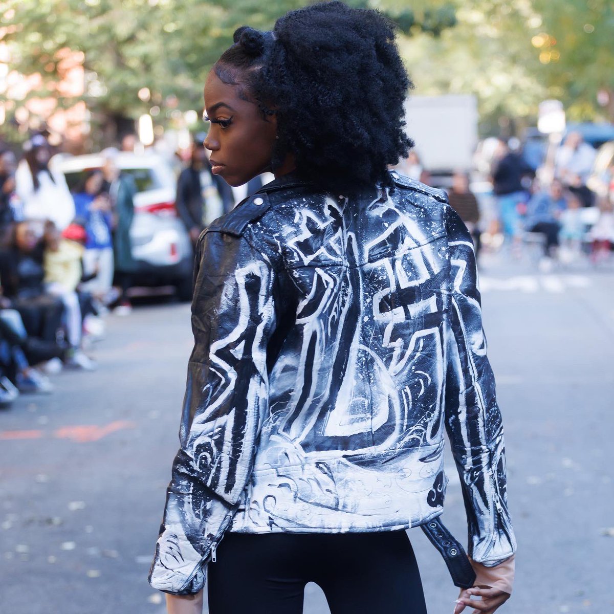 MrModa's tweet photo. Check it out @fashiondailymag 💛🌻🌌

https://t.co/Hpu09UWSRq #MrModa https://t.co/pue236w7PZ