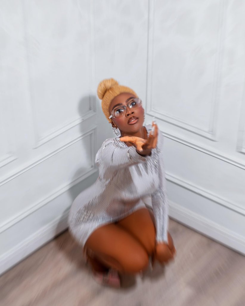 apet_modella's tweet photo. Hey 2023🥰
I just want what’s MINE💎💯

#modella #modellaonyoutube #2023 https://t.co/NepURi3Y2m