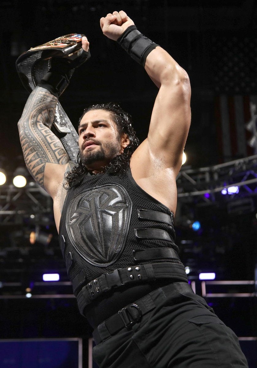 #Throwback for the day !!
#TheBigDog #RomanReigns 

Jan 2nd 2015 #SmackDown

Jan 2nd 2017 #WWERaw #UnitedStatesChampion

[📷 WWE]