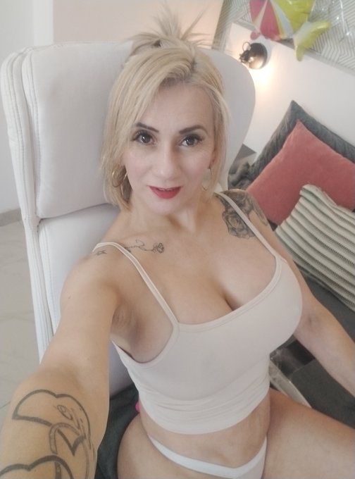 Do you like how looks your mommy? 😏 https://t.co/6r7B2GpAqN #onlyfansFree #onlyfansgirl #HotPhotos #sexy<a href="/tag/sexy"class="tags"><span>#sexy</span></a><a href="/tag/hotphotos"class="tags"><span>#hotphotos</span></a><a href="/tag/onlyfansgirl"class="tags"><span>#onlyfansgirl</span></a><a href="/tag/onlyfansfree"class="tags"><span>#onlyfansfree</span></a>