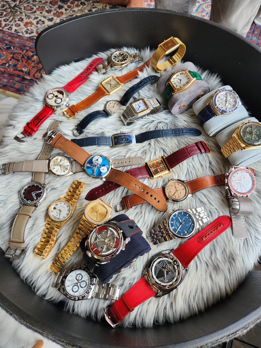 Mrluxury888's tweet photo. 2 Jan Sex Pile
#rolex #cartier #konstantinchaykin #PatekPhilippe #lange #ming #mbnf https://t.co/mM2MvmTlcm