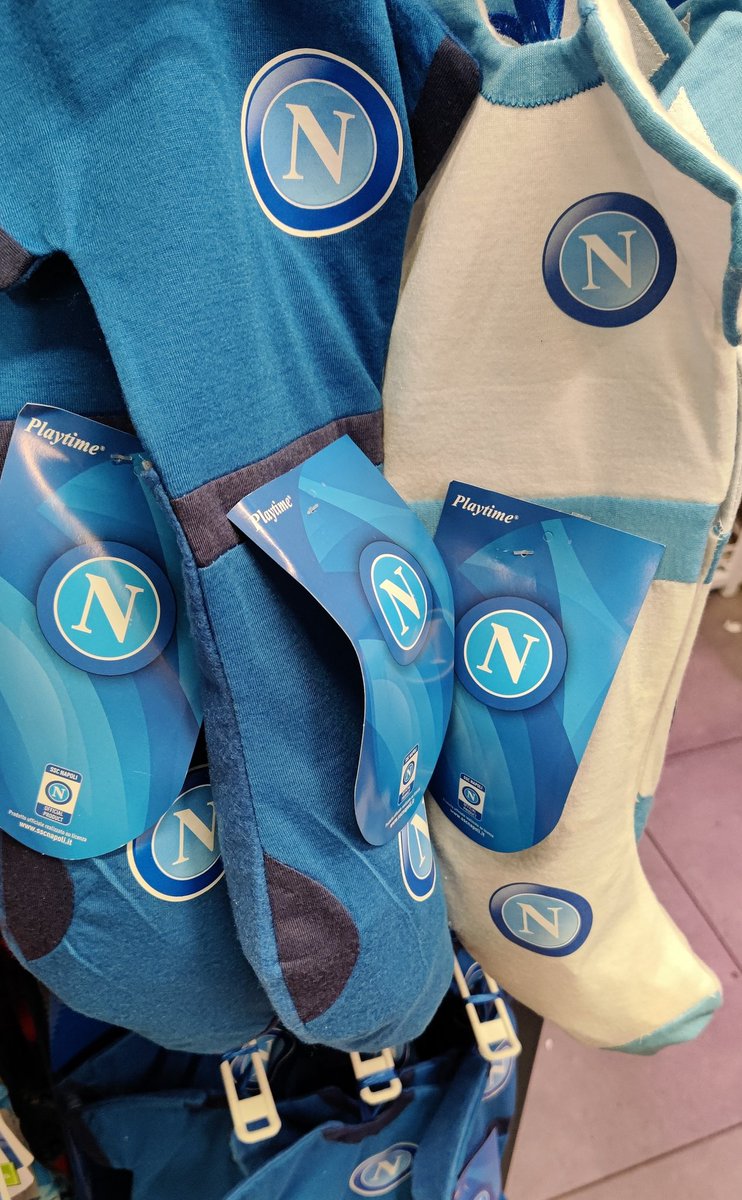 21miran_'s tweet image. 100 like lo compro e gli do fuoco in una diretta