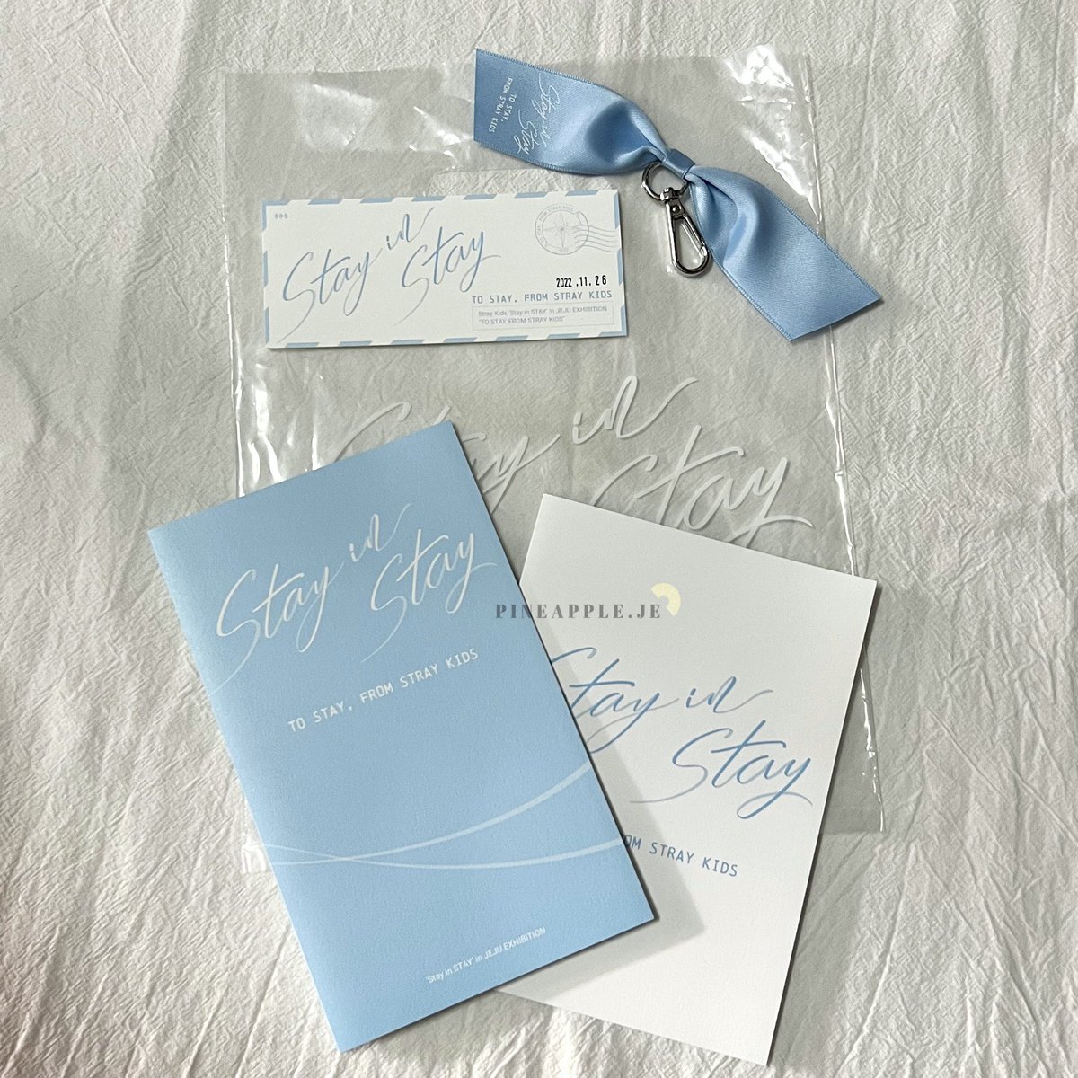 pineapple_je's tweet photo. [ READY STOCK • WTS ]
STAY IN STAY JEJU EXHIBITION WELCOME KIT

Availability: ✅✅

💰 QYOP 
📭 RM8WM / RM15EM

#pineappleje #stayinstay #pasarskz https://t.co/gxAT9bJtz2