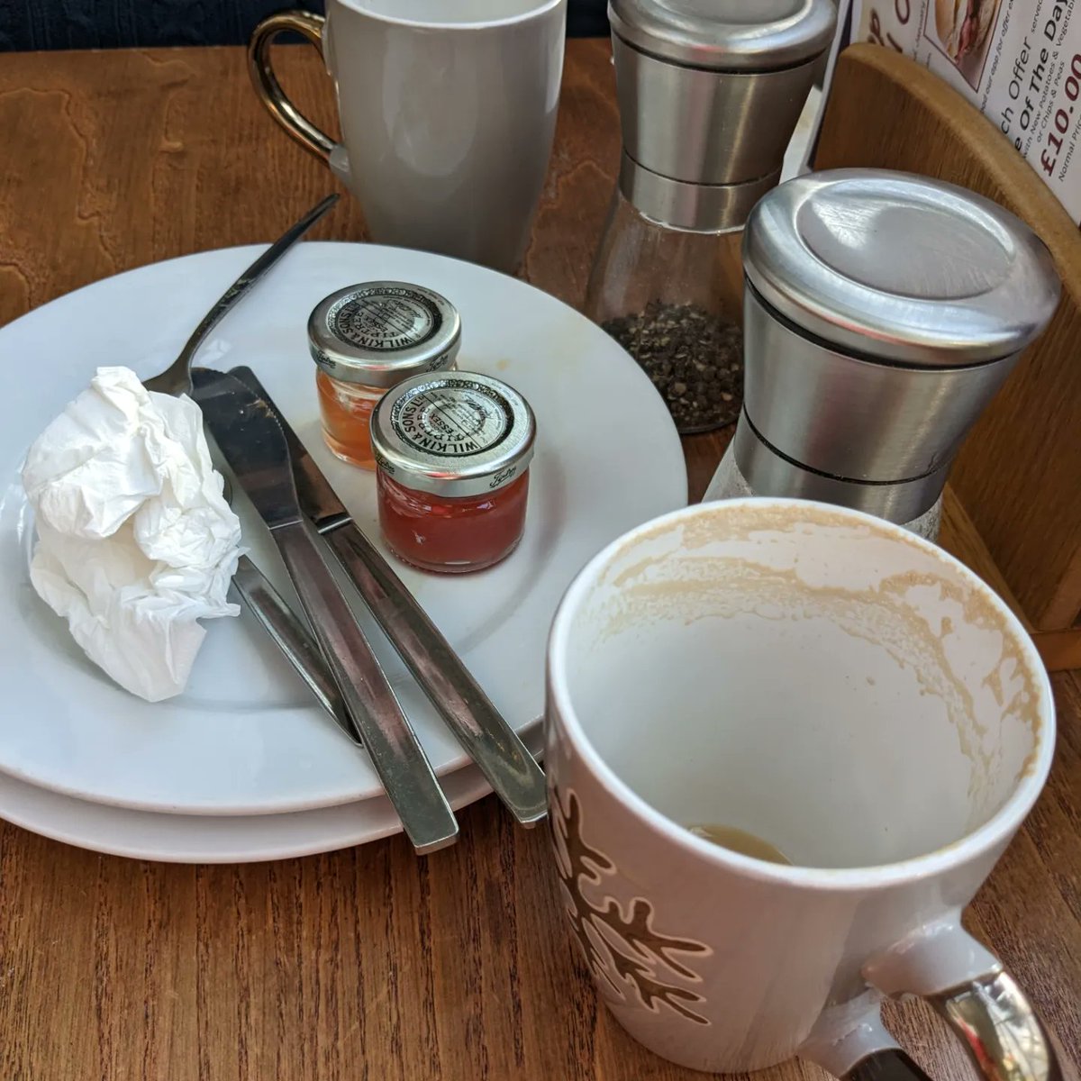 DawnAJWitney's tweet photo. How it started. How it went. How it finished
#breakfastbap #gardencentre #norfolklife https://t.co/hM24skHzJU