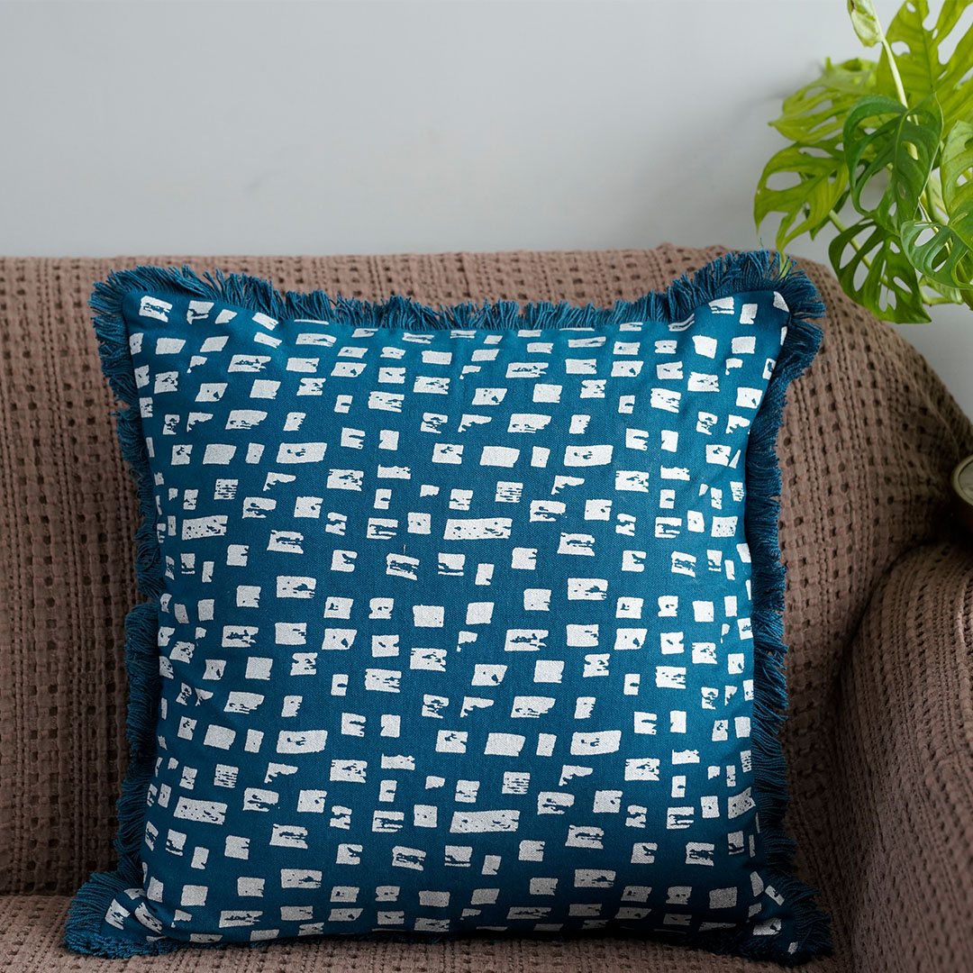 Add a pop of color to your home with these cushion covers that are perfect for your living spaces.

 #sustaibleliving #londonhomedecor #homesweethome #cushioncover #cushions #zerowaste #ecofriendlyhome #homedecoruk #homedecor #homedecoration