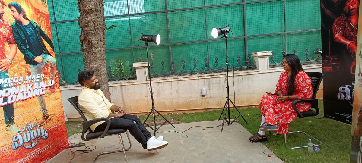 MRitvikTweets's tweet image. Chartbuster #PoonakaaluLoading song writer /Rapper @RollRida interviews with multiple web channels.✨

@igtelugu #FridayPoster @manastarsdotcom &amp;amp; @tfpcin

Full interview Telecasts Soon!
#WaltairVeerayya
Megastar @KChiruTweets @RaviTeja_offl @dirbobby @ThisIsDSP @MythriOfficial