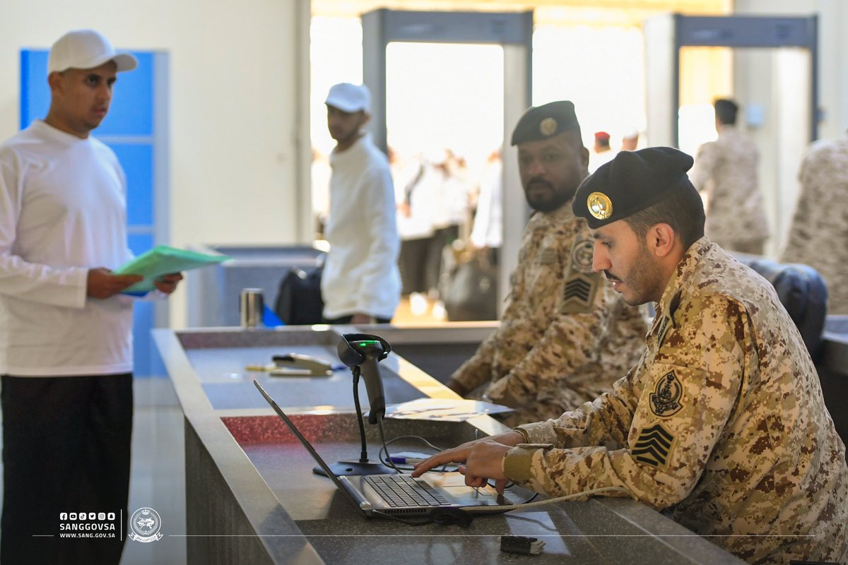 sanggovsa's tweet photo. كلية الملك خالد العسكرية تستقبل الدفعة 41 من طلبة الكلية المستجدين لحملة الشهادة الثانوية لعام 1444هـ.

#وزارة_الحرس_الوطني https://t.co/SwL6iq6OOY