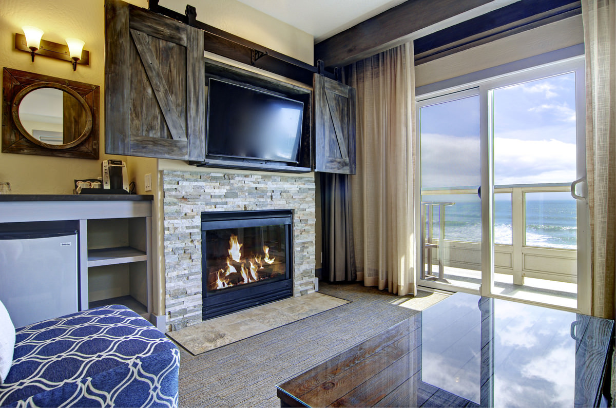 InnsBTS's tweet photo. Ready for your next #adventure? Explore Carmel-by-the-Sea and Half Moon Bay with Inns-by-the-Sea. To Save 10% on your booking, use the code DIRECTNOW - https://t.co/yqyCJM21AV https://t.co/A3fgYwUA58