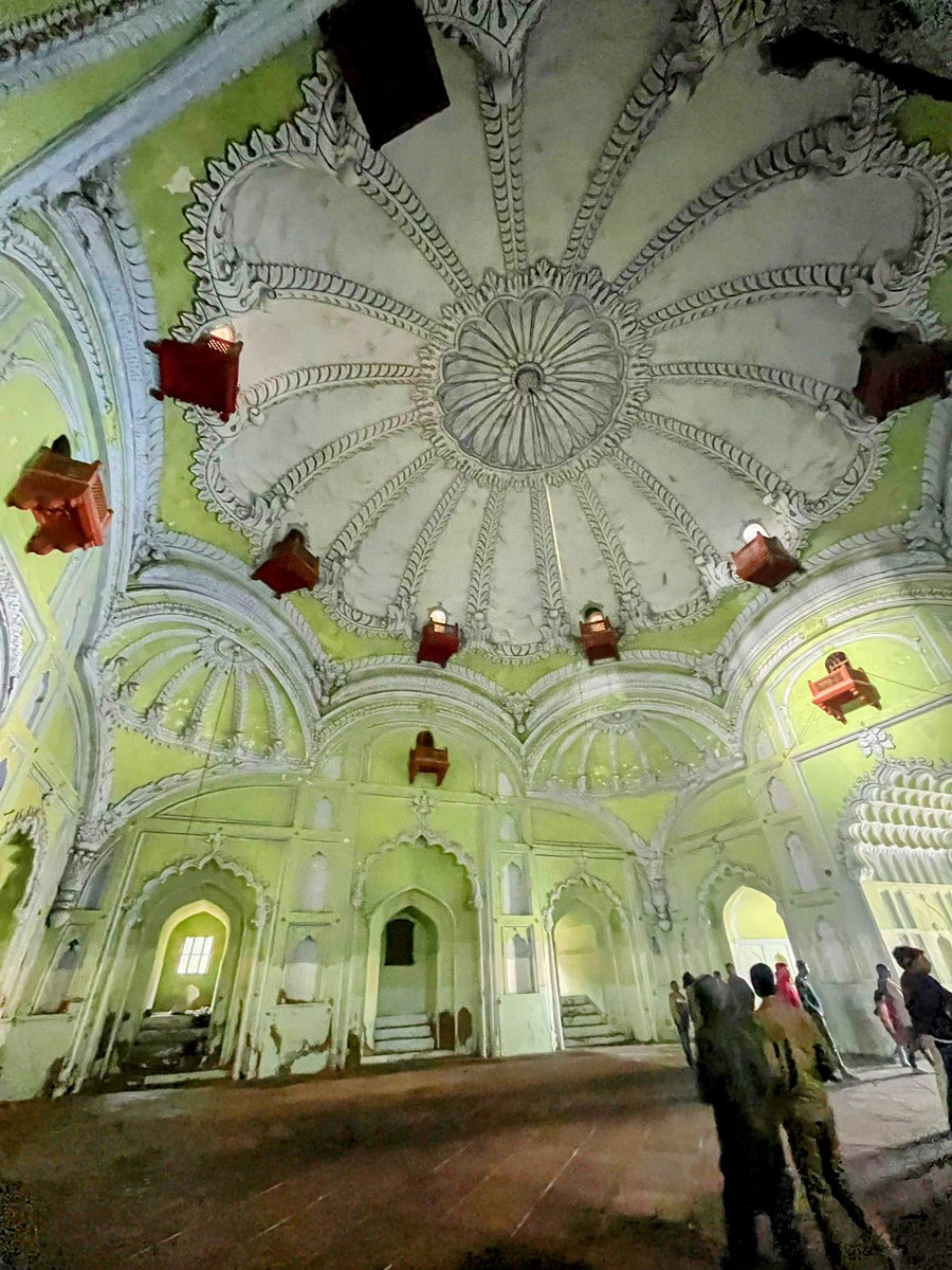 indimasala's tweet image. There are friends and there are angels 👼 

@pawansri14 ensured that my first morsel of 2023 was Makhan-Malai of the famed Avadh gharana!
12C outside at 8:30AM🎄🎄

Shukriya janab🙏🏼😎

#makkhanmalai #Lucknow