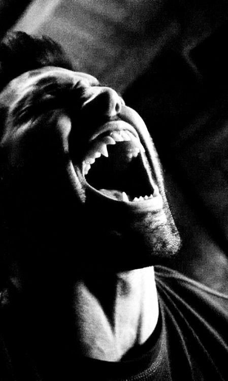 Prompt 959: Viscous growl 

The Moon calls
Blood rising thickly
Snapping fury into place
Teeth sharpening to points
Growls grow in my throat
Gasping wetly
My vocal cords change
Fur explodes fast
Viscous growls erupt
The Moon calls. 

#HorrorPrompt #Horror  #HorrorPoetry #poetry