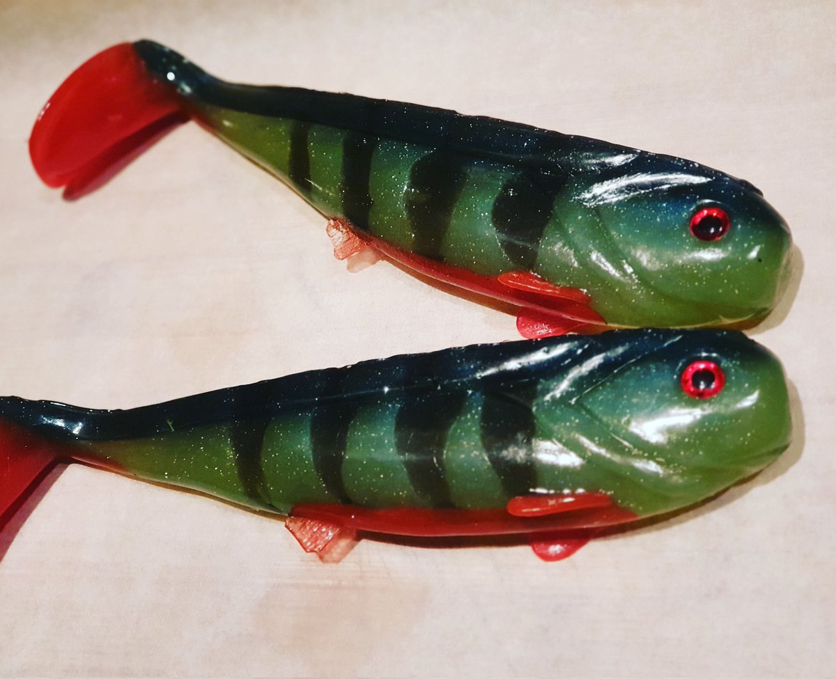 EUAngler's tweet photo. Latest #eualures pattern 🎣💪 is not injected or machine made, it is hand poured so is not going be perfect lined but its unperfectly perfect and pikes will love this 💪🎣💥 #handmadelure #pikefishing #fishing #fishinglures https://t.co/xxOZlUjwLo