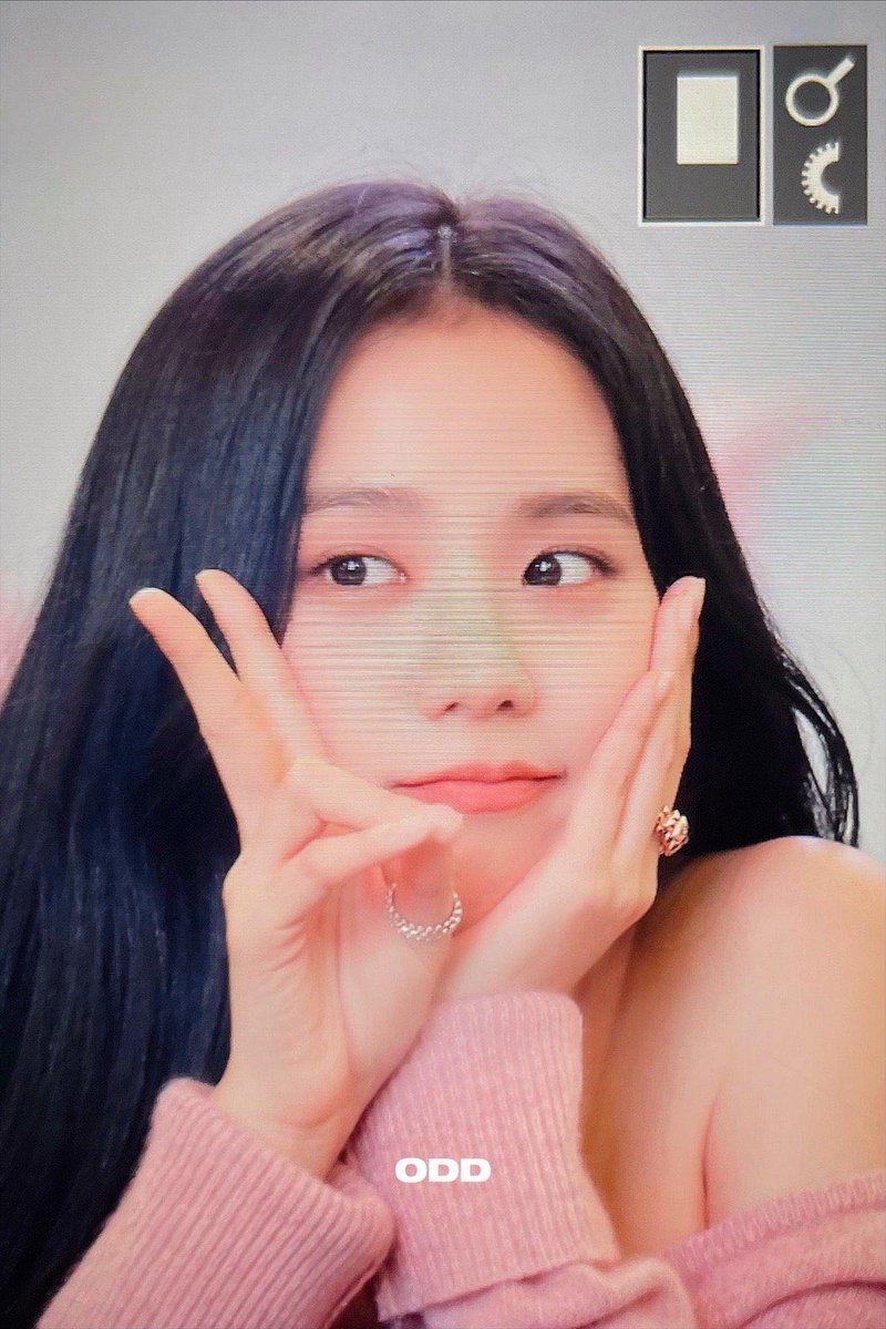 holdenjisoo's tweet photo. happy birthday to the talented and amazing jisoo. may your special day be filled with the kind of love that you always give to all of us. keep shining like the star that you are, i love you so much! 💛HAPPY BIRTHDAY JISOO
#ShiningStarJISOODay # #간판올리고_문열어라_지수_생일이다 https://t.co/xNSc1dzO38