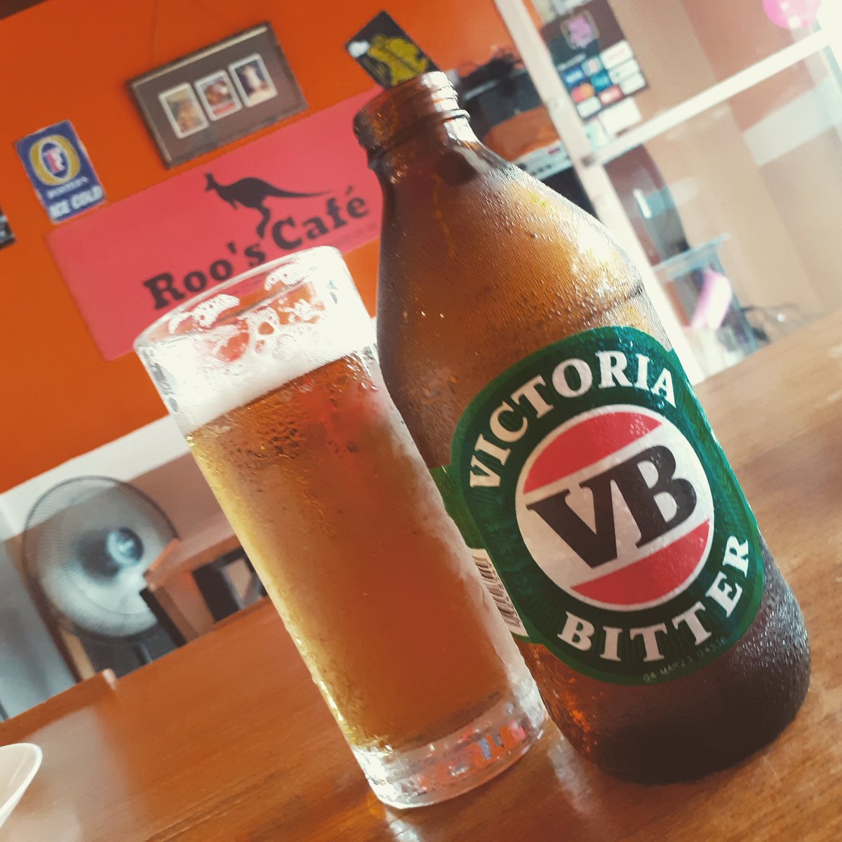 Did taste a taste of Oz at @rooscafe as I got me some stubbies of Victoria Bitter. 

This beer is fairly light at 4.9% abv.

#beverage #drinks  #pourthatbeer #refreshing #beerculture #beerlover #beer #beerstagram #beer🍺 #beerphotography #ozbeer #ozbeerhouse #australianbeer