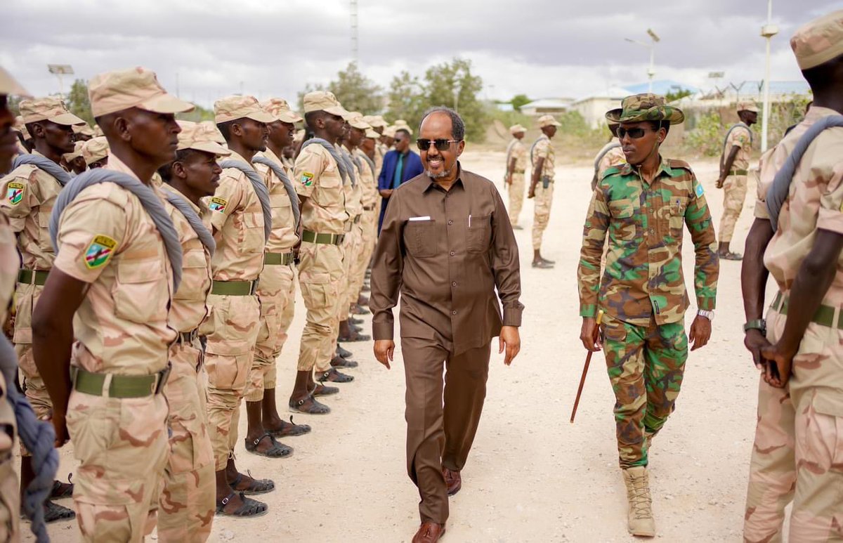 dhoorebbc's tweet photo. #Somalia’s President @HassanSMohamud paid visit to #Somali troops trained in #Eritrea who are now in #Mogadishu. https://t.co/Z3wbjHOGIP