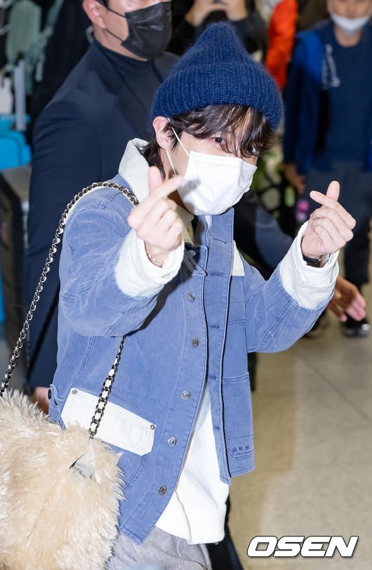 BTSenARG's tweet photo. [FOTOS] 📸

JHope regresó a Corea sano y salvo luego de terminar con sus actividades en Nueva York (1/3)

#BTS #JHOPE #HOSEOK #JackInTheBox 

S. https://t.co/t2ToyBI9eY