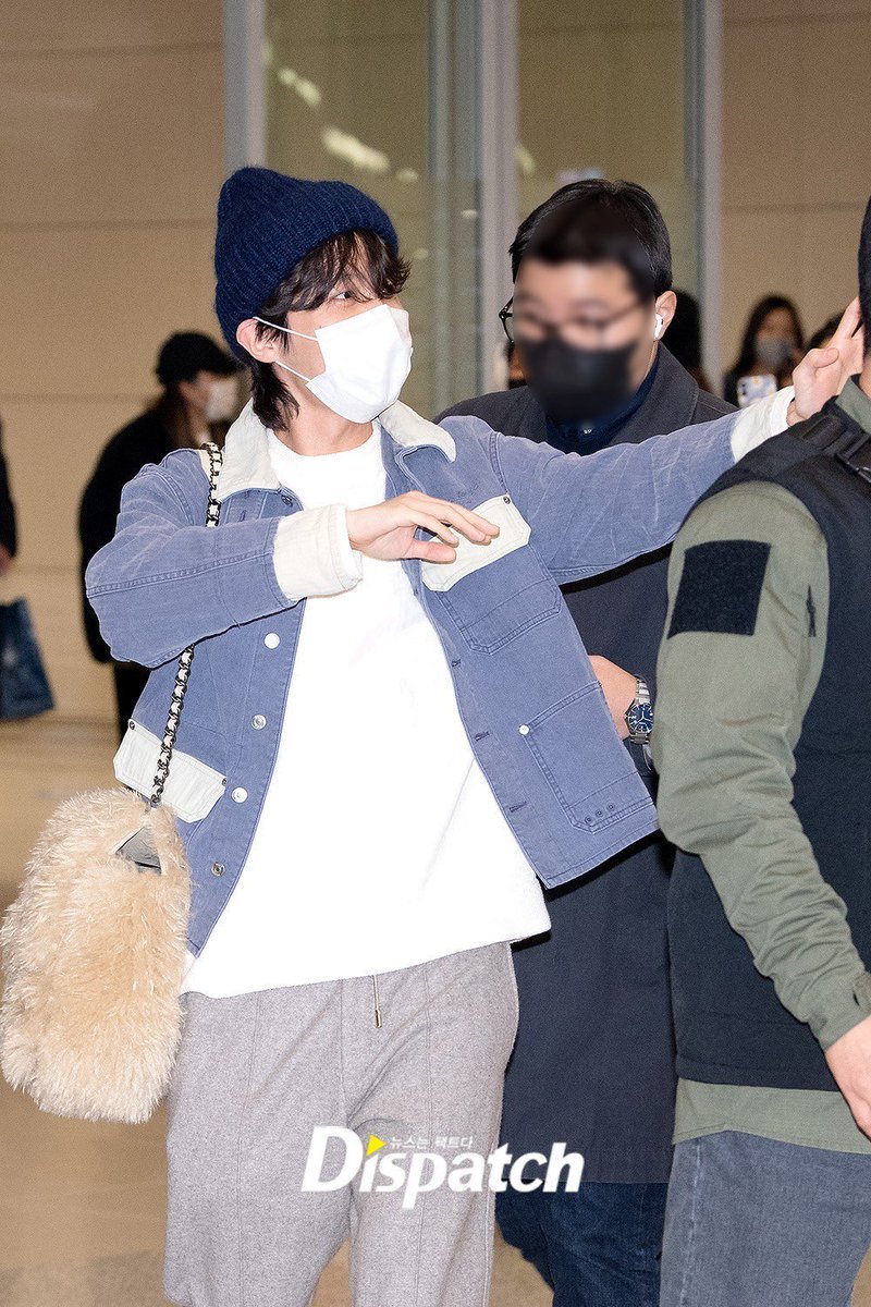 BTSenARG's tweet photo. [FOTOS] 📸

JHope regresó a Corea sano y salvo luego de terminar con sus actividades en Nueva York (1/3)

#BTS #JHOPE #HOSEOK #JackInTheBox 

S. https://t.co/t2ToyBI9eY