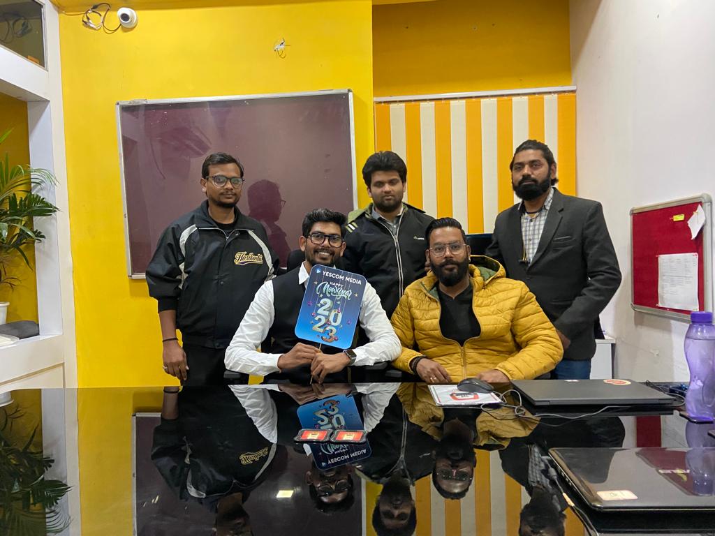 RailmitraaIndia's tweet photo. Thank you for being someone that I can count on. You do a great job for our team. Thank you so much for your dedication. Happy New Year 2023
#HappyNewYear #happynewyear2023 #RailMitra #trainapp #employeeengagement #yescom #yescomindia https://t.co/y7wcpcOi5J