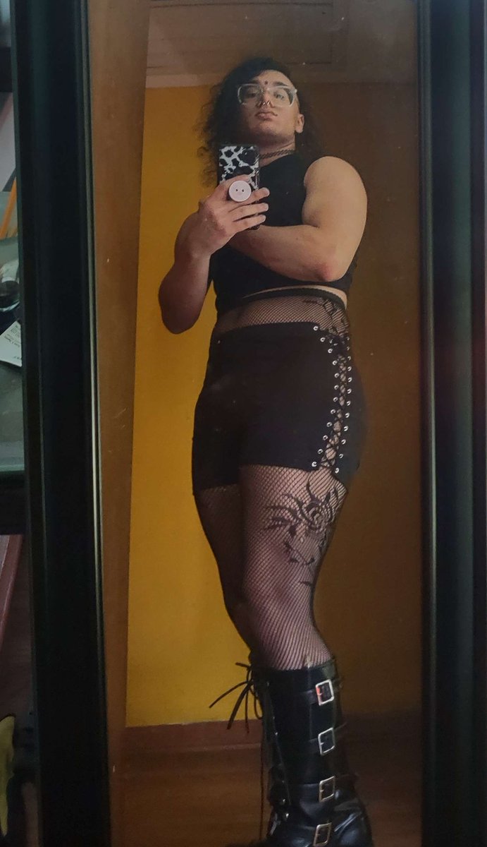 FaithMoo's tweet photo. dyke https://t.co/hJPYZhlfFo