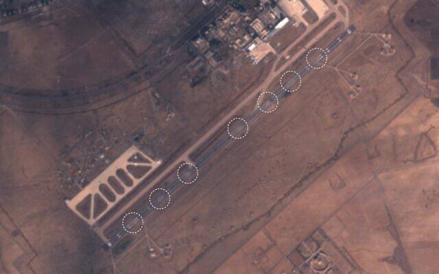 descifraguerra's tweet photo. 🇸🇾🇮🇱 Israel ha vuelto a atacar con misiles el aeropuerto de Damasco, dejándolo fuera de servicio. Además, otros objetivos al sur de la ciudad han sido alcanzados, matando a dos soldados sirios. https://t.co/UDYcmt6zmK