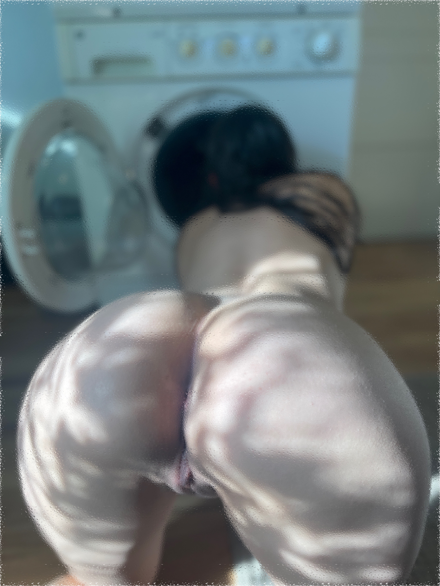 1 pic. Anyone wanna help me finish the laundry? https://t.co/W1lCmgQL6T