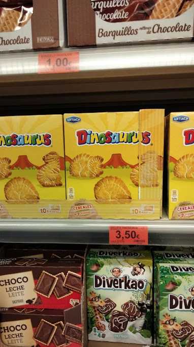 NikaTgn's tweet photo. ¿Habéis ido ya al Mercadona a comprobar la bajada del IVA?El de la izquierda Mercadona, el de la derecha Alcampo, mismo producto, y 1,16€ de diferencia, casi un 50% más caro en Mercadona. https://t.co/k7XPdFmYl0
