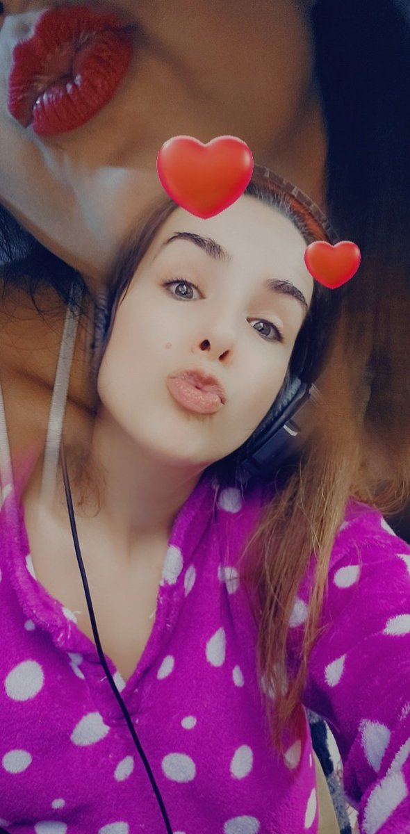 Primer día del año de curro
Necesito todo vuestro amorcito
Porcierto he subido algo especial tanto en only como en lover...
Os dejo enlace fijado abajo