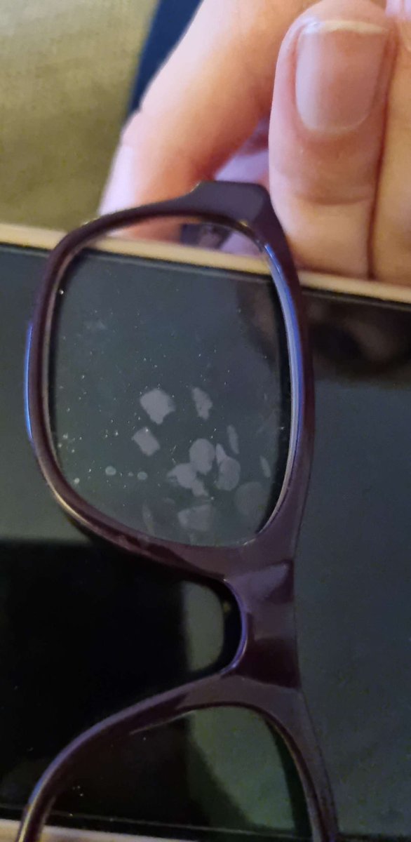 CherriBearxx's tweet photo. Toe Beans left a Toe print on my glasses 🥹🥹🥹
#chinchilla #toebeans #thebeans #streamerpet #twitchstreamerpet #epet https://t.co/yKtHEw0EUs