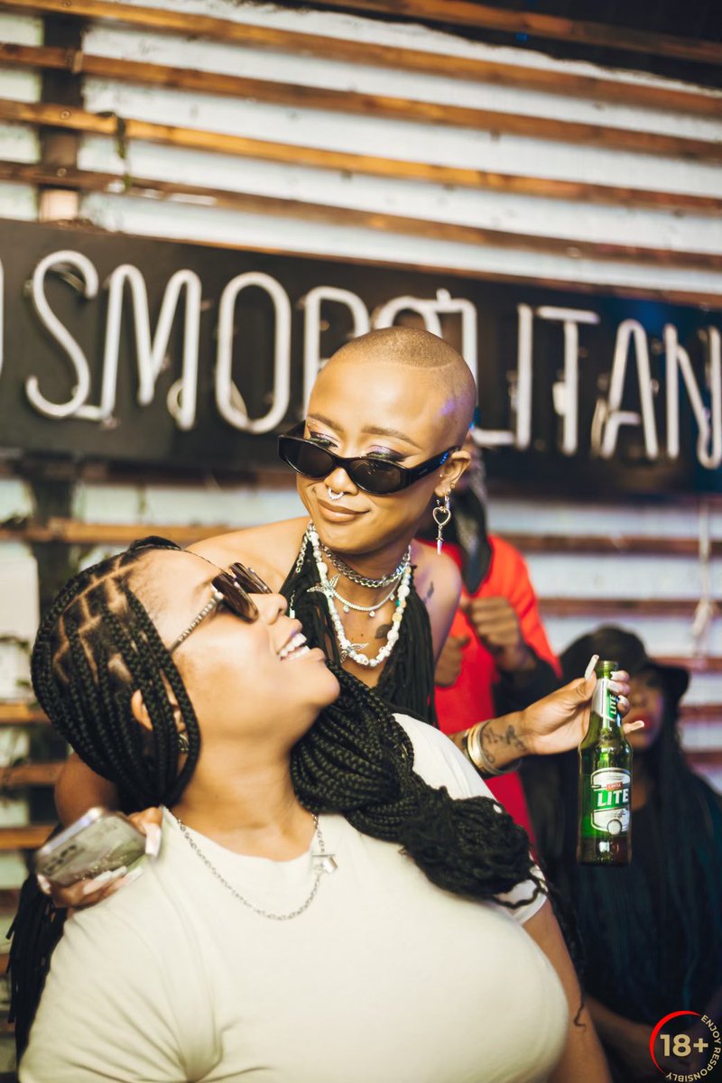 An Extra beer for an Extra girl 😉 Extra cold, Extra refreshing and Extra delicious! 🍻💚 #CastleLite #LitenUp <a href="/castlelitesa/">Castle Lite</a>