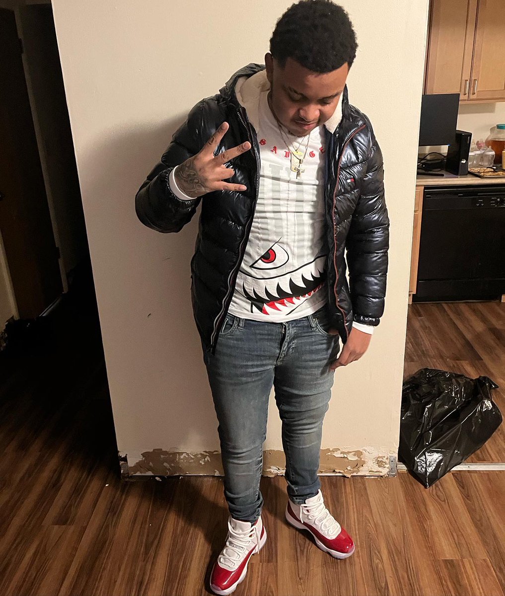 mont2stantial's tweet photo. Fuck needing or wanting a bitch 🤔 money boo treats me better ‼️ https://t.co/eNDzDDbNa6