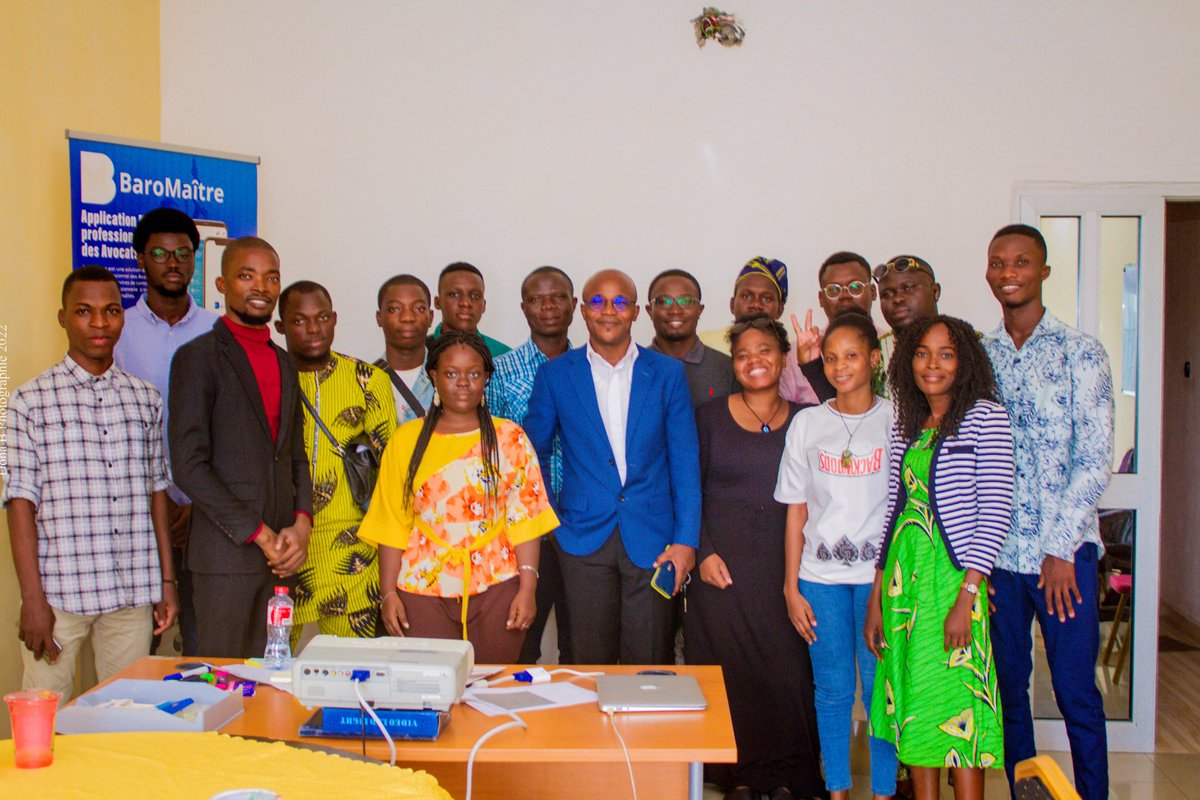 1001marques's tweet photo. En images, le #WorkShop : LEAN #startup conduit par Dr Fidèle SONON, Consultant en #management des organisations  et #Entrepreneur  avec plus de vingt ans d'expériences dans le management de projets/programmes de #développement en Amérique du Nord et en #Afrique. 

#Waséxo https://t.co/DE88V3doui