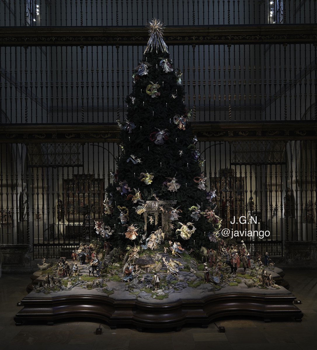 Christmas Tree and Nativity Scene 

#Christmas #ChristmasTree #Nativity #ChristisBorn #Christmas2022 #ChristmasLovers #ArtLovers #Art #Culture #javiango

©️#TweetWithQuality

By J.G.N. <a href="/javiango/">J.G.N.</a> Art Historian