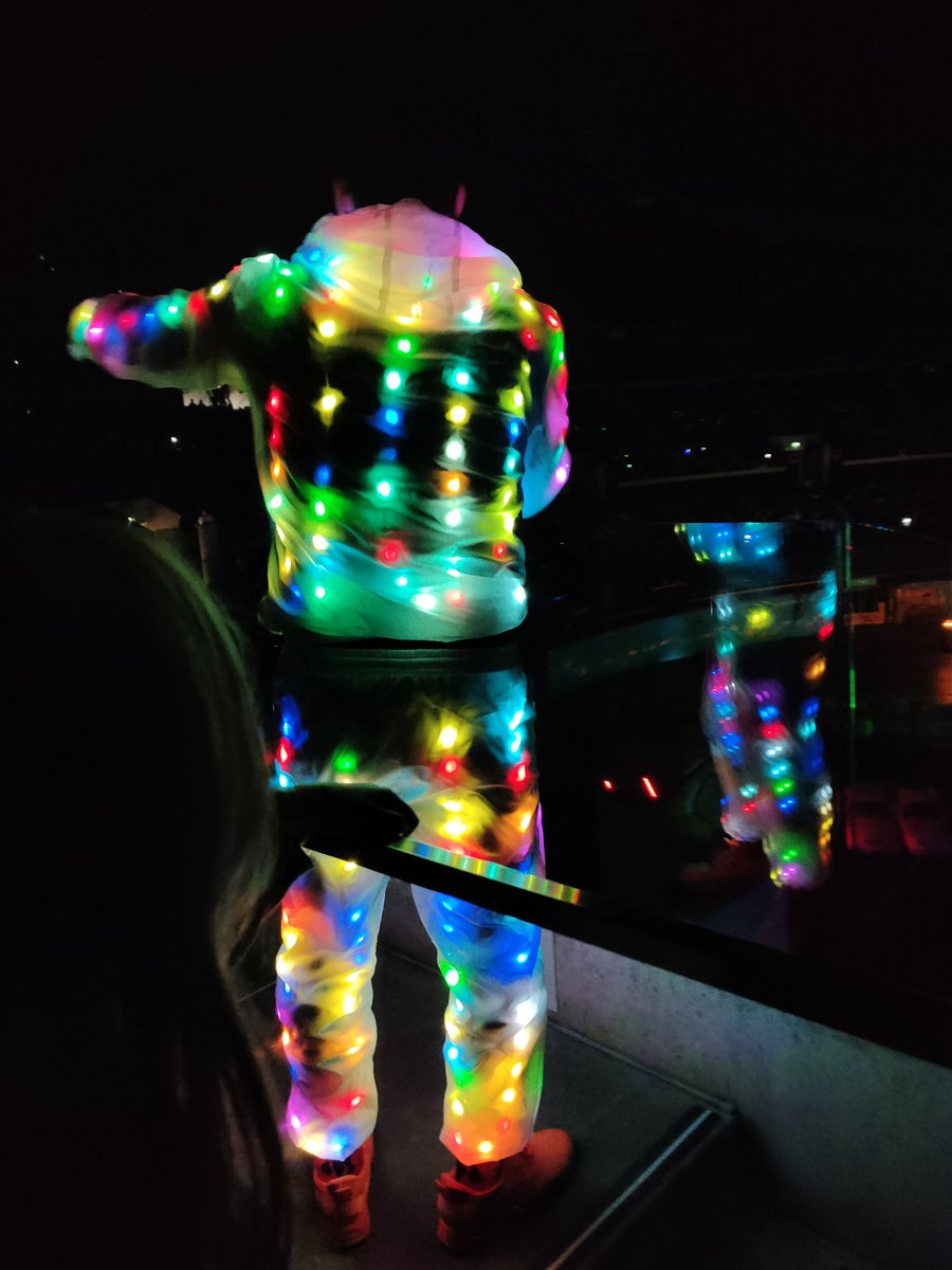 LABMAC5's tweet photo. #hotwheelsmonstertruckslive #hotwheelsglowparty https://t.co/IK6c4jYgVZ