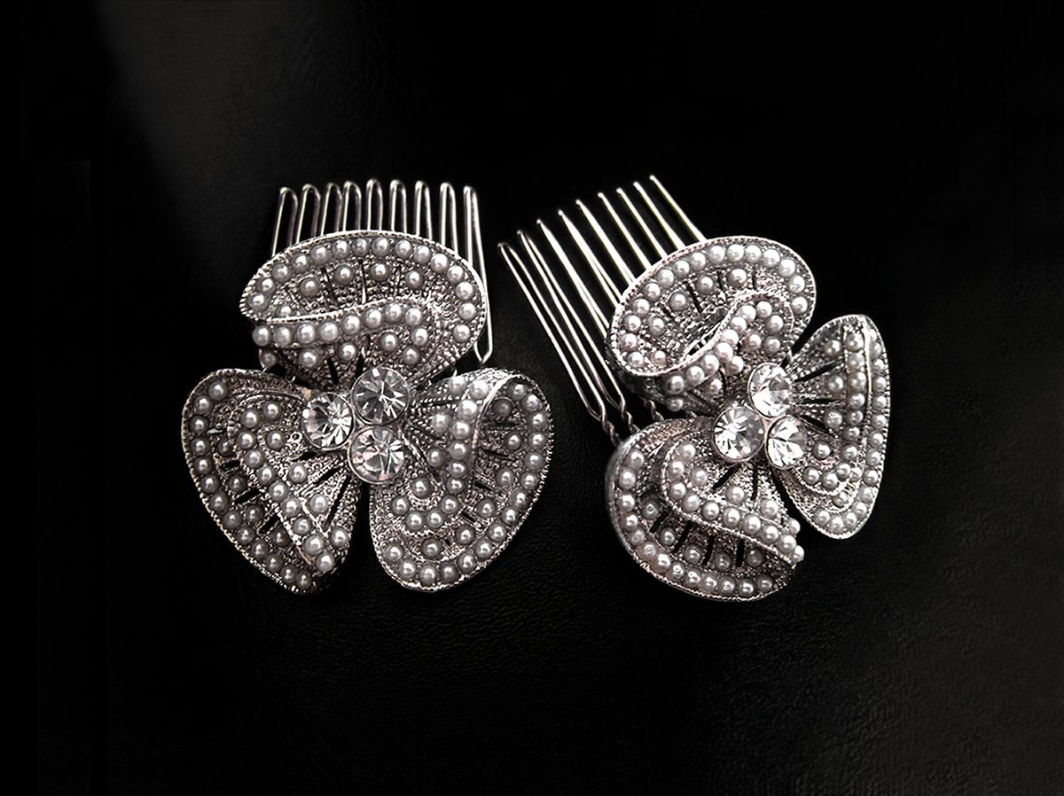 NINARAICOUTURE's tweet photo. SWAROVSKI CRYSTAL PEARL FLOWER SET. https://t.co/DOJ9FlhjuU